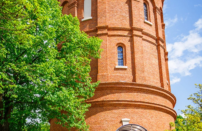 {Olsztyńskie obserwatorium astronomiczne ponownie zaprasza na nocne pokazy nieba.}